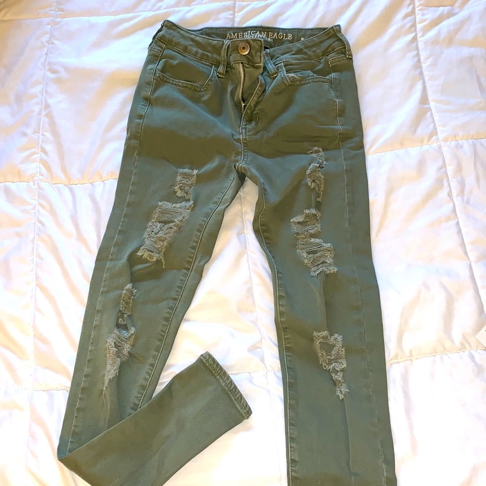 Ripped skinny jeans
